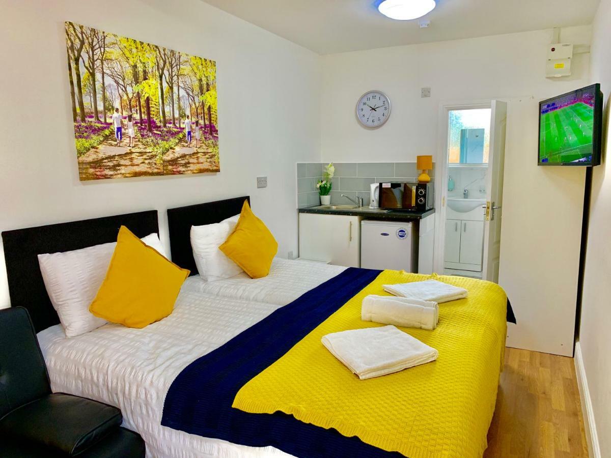 London Studio Apartments, Private Bathrooms And Parking Ilford Esterno foto