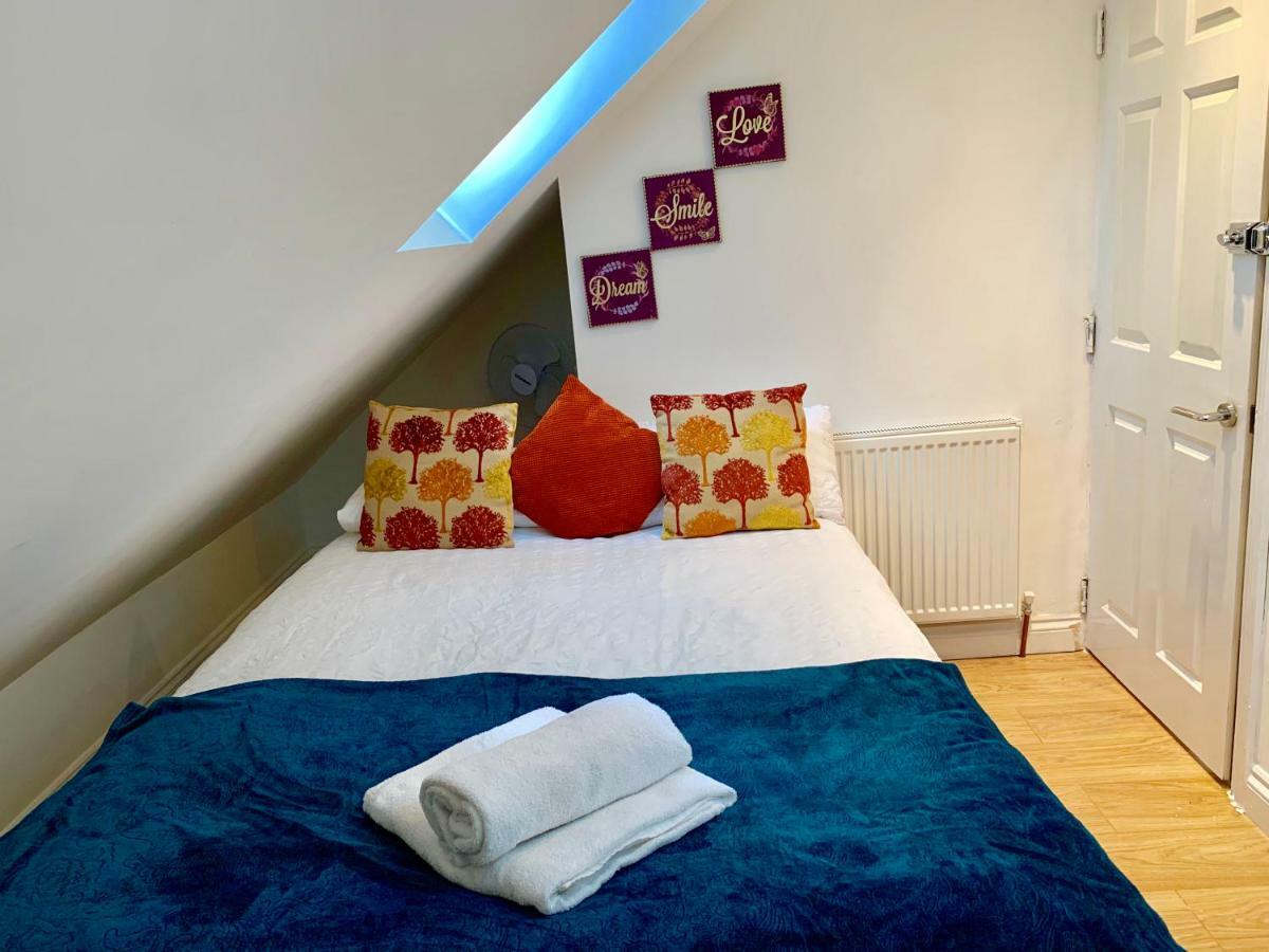 London Studio Apartments, Private Bathrooms And Parking Ilford Esterno foto