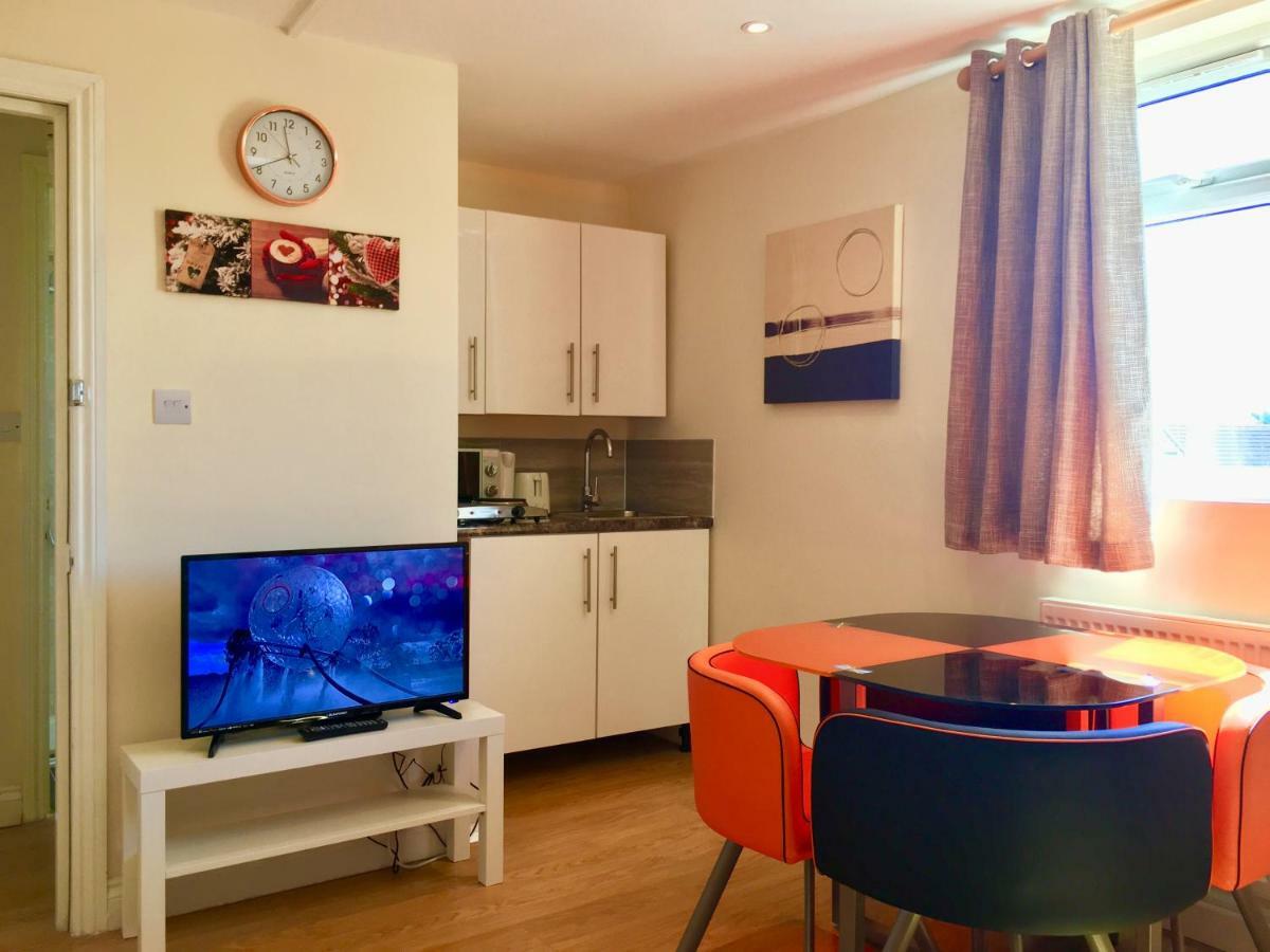 London Studio Apartments, Private Bathrooms And Parking Ilford Esterno foto