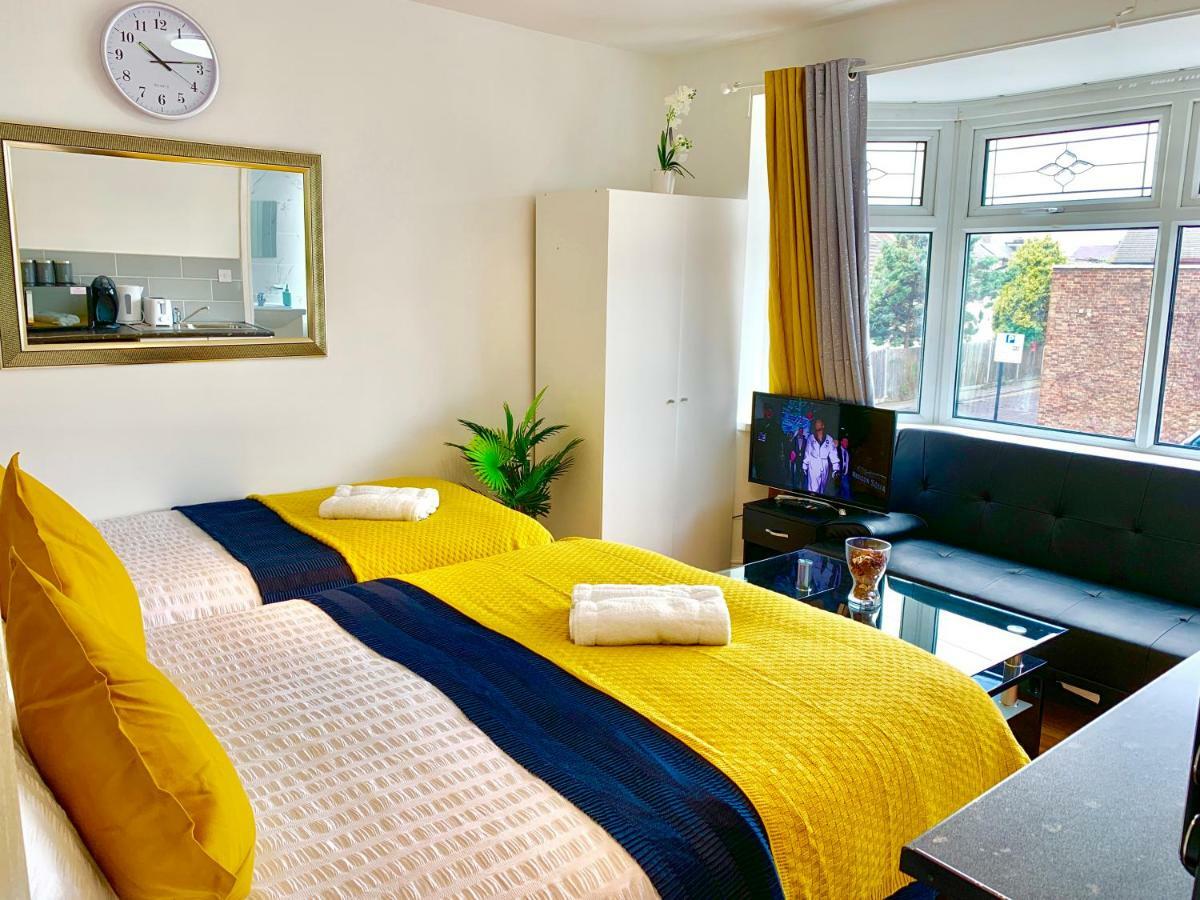 London Studio Apartments, Private Bathrooms And Parking Ilford Esterno foto