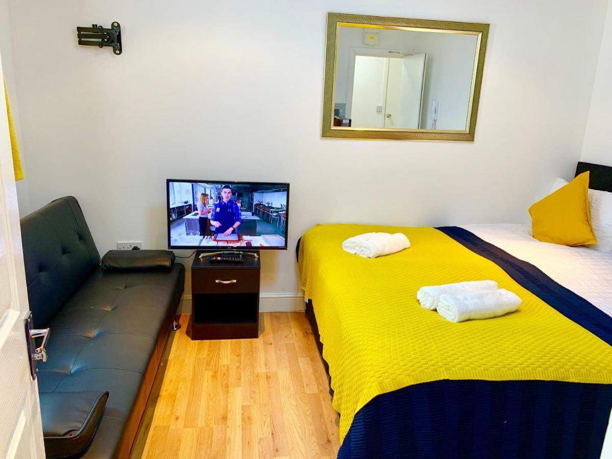 London Studio Apartments, Private Bathrooms And Parking Ilford Esterno foto