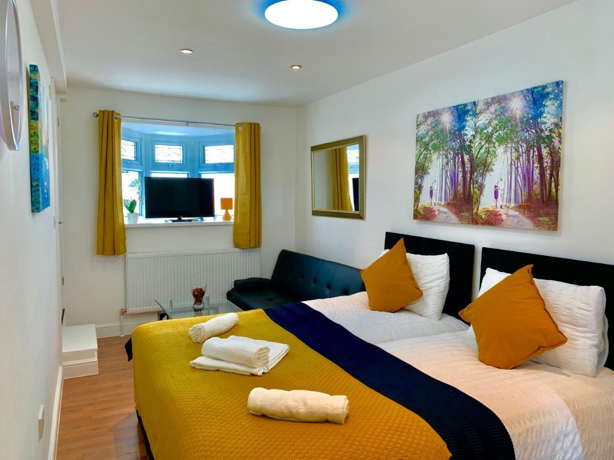 London Studio Apartments, Private Bathrooms And Parking Ilford Esterno foto